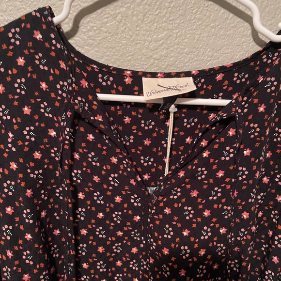 Blouse - Picture 2 of 3